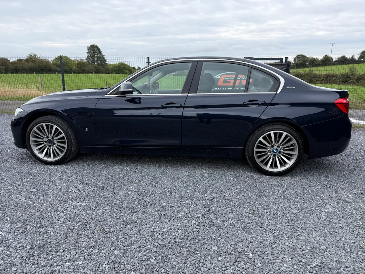 2018 BMW 330e Automatic Luxury - Image 5