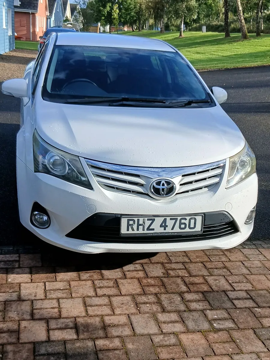Toyota Avensis 2012 - Image 1