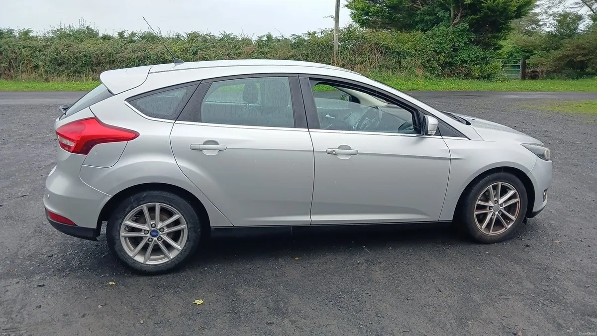 2015 [152] ford focus 1.0L 5 speed low km nct - Image 6