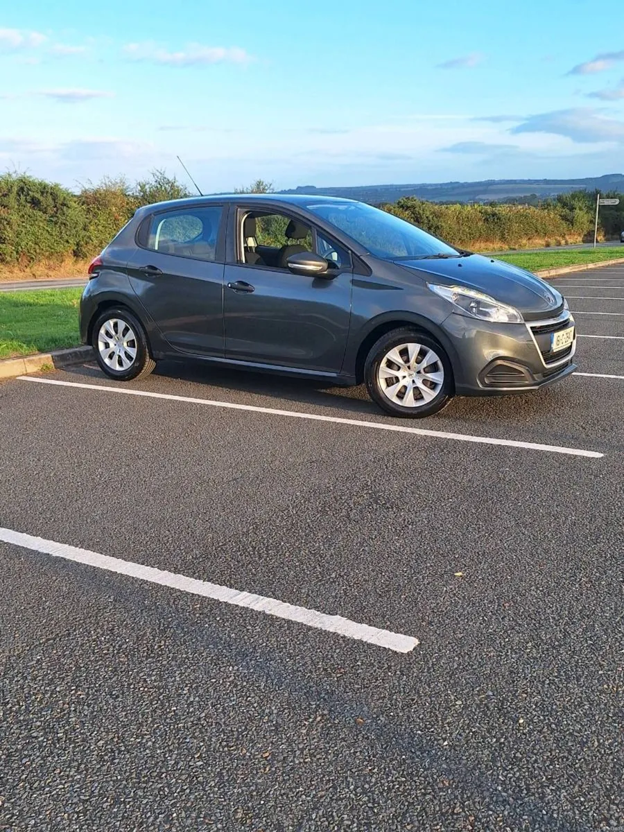 PEUGEOT 208 DIESEL "LOW KMS" - Image 3
