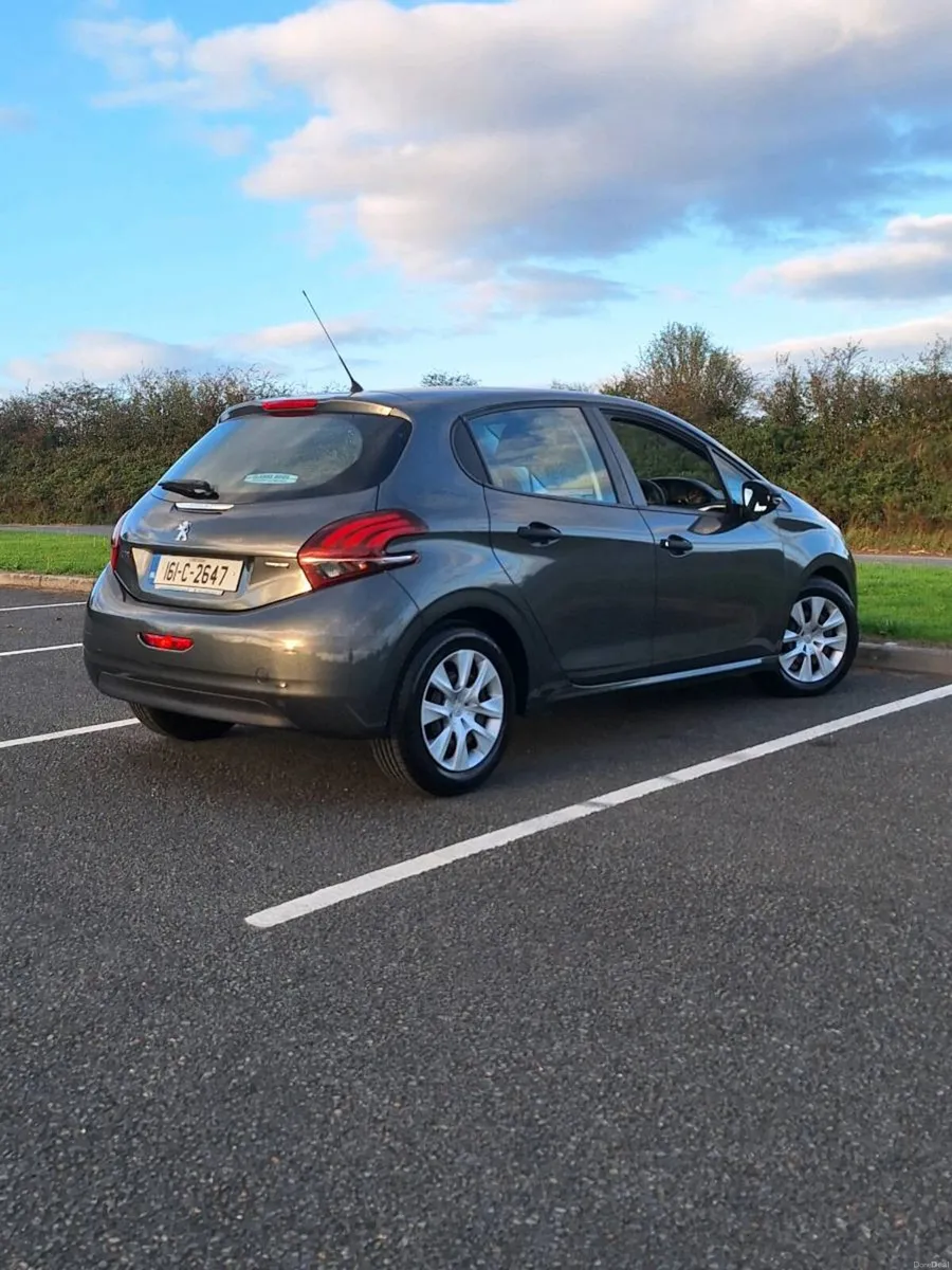 PEUGEOT 208 DIESEL "LOW KMS" - Image 2