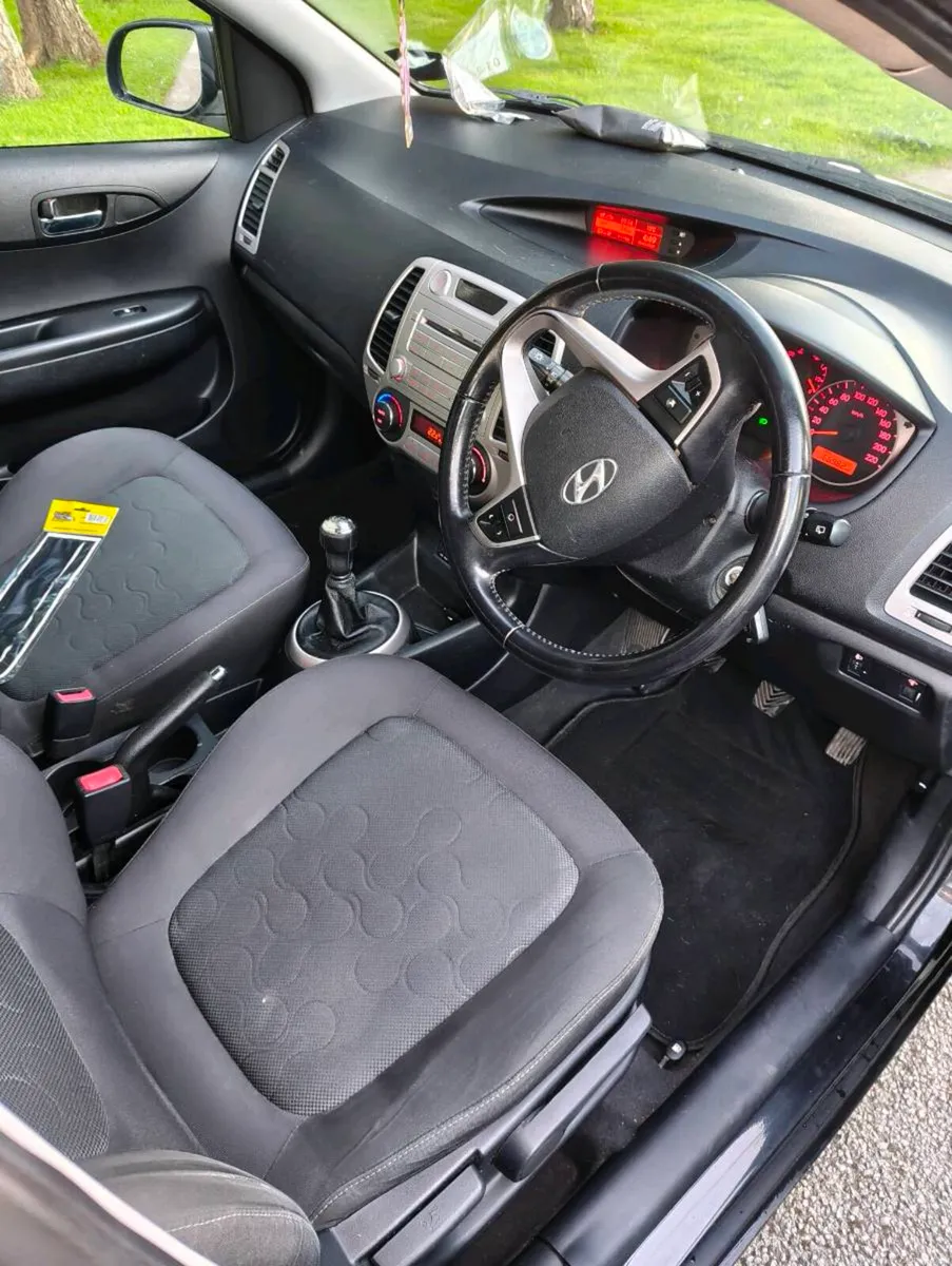2010 Hyundai i20 luxe 1.2 petrol - Image 3