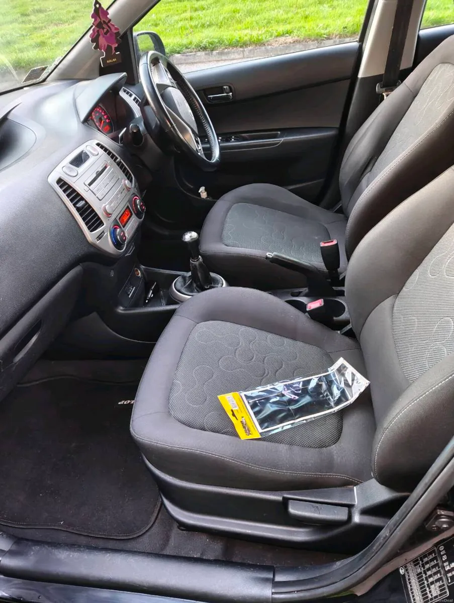 2010 Hyundai i20 luxe 1.2 petrol - Image 5