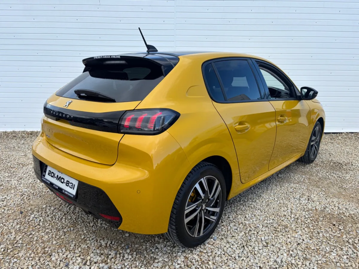 Peugeot 208 ALLURE 1.2 100 6.3 4DR - Image 3
