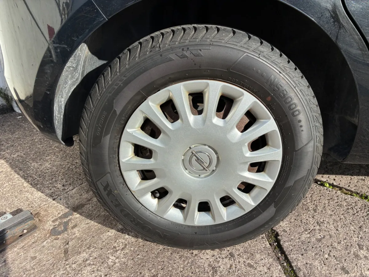 Opel Corsa CORSA-E E 1.4 I 75PS 5DR - Image 3
