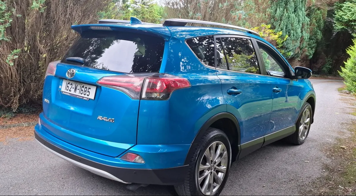 162 Toyota RAV4 , MINT,  NEW NCT to Aug 27 - Image 4