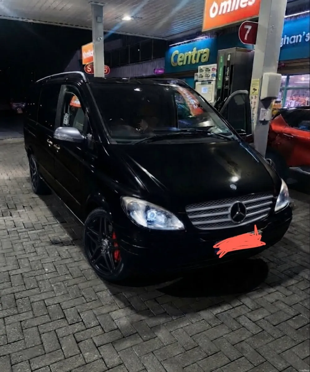Mercedes-Benz Viano 2010 - Image 1