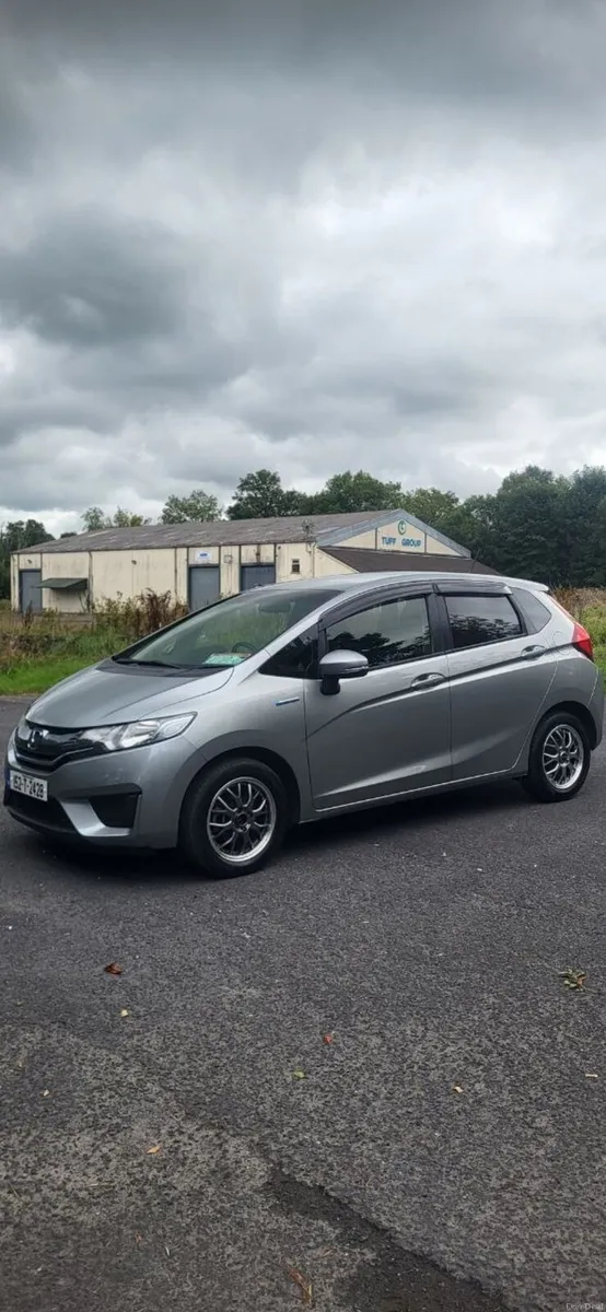 Honda fit hybrid - Image 2