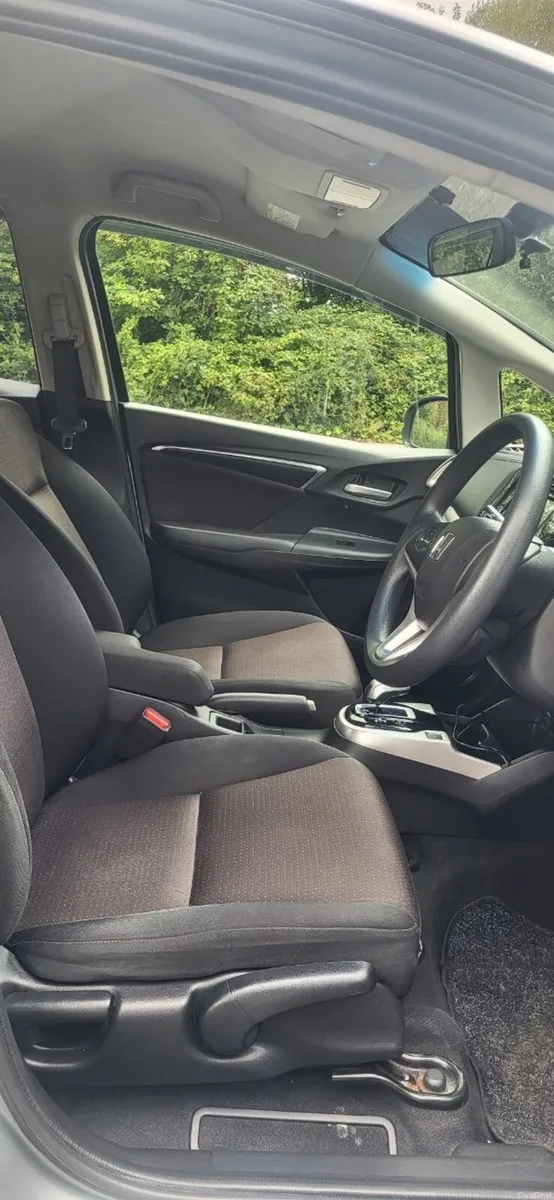 Honda fit hybrid - Image 6
