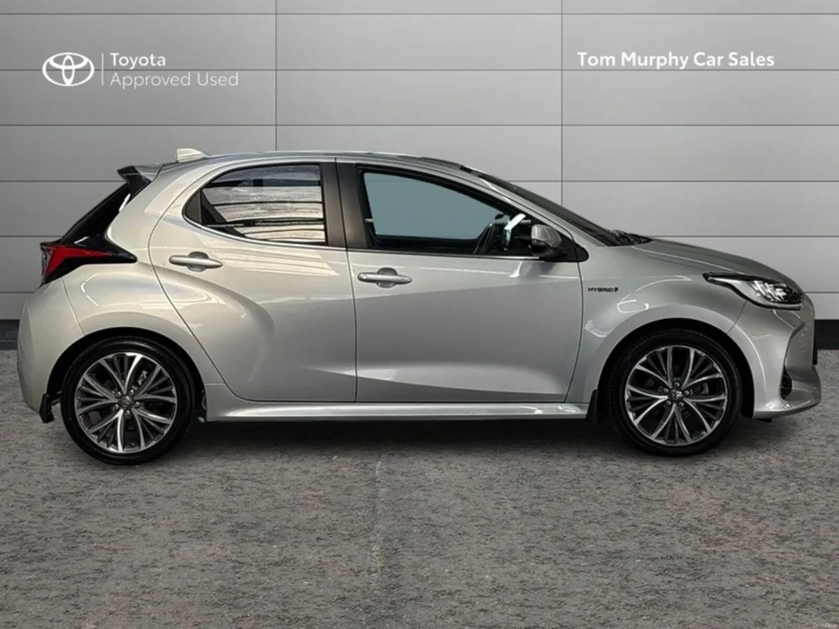Toyota Yaris YARIS HYBRID PLATINUM - TOP SPEC - IR - Image 3