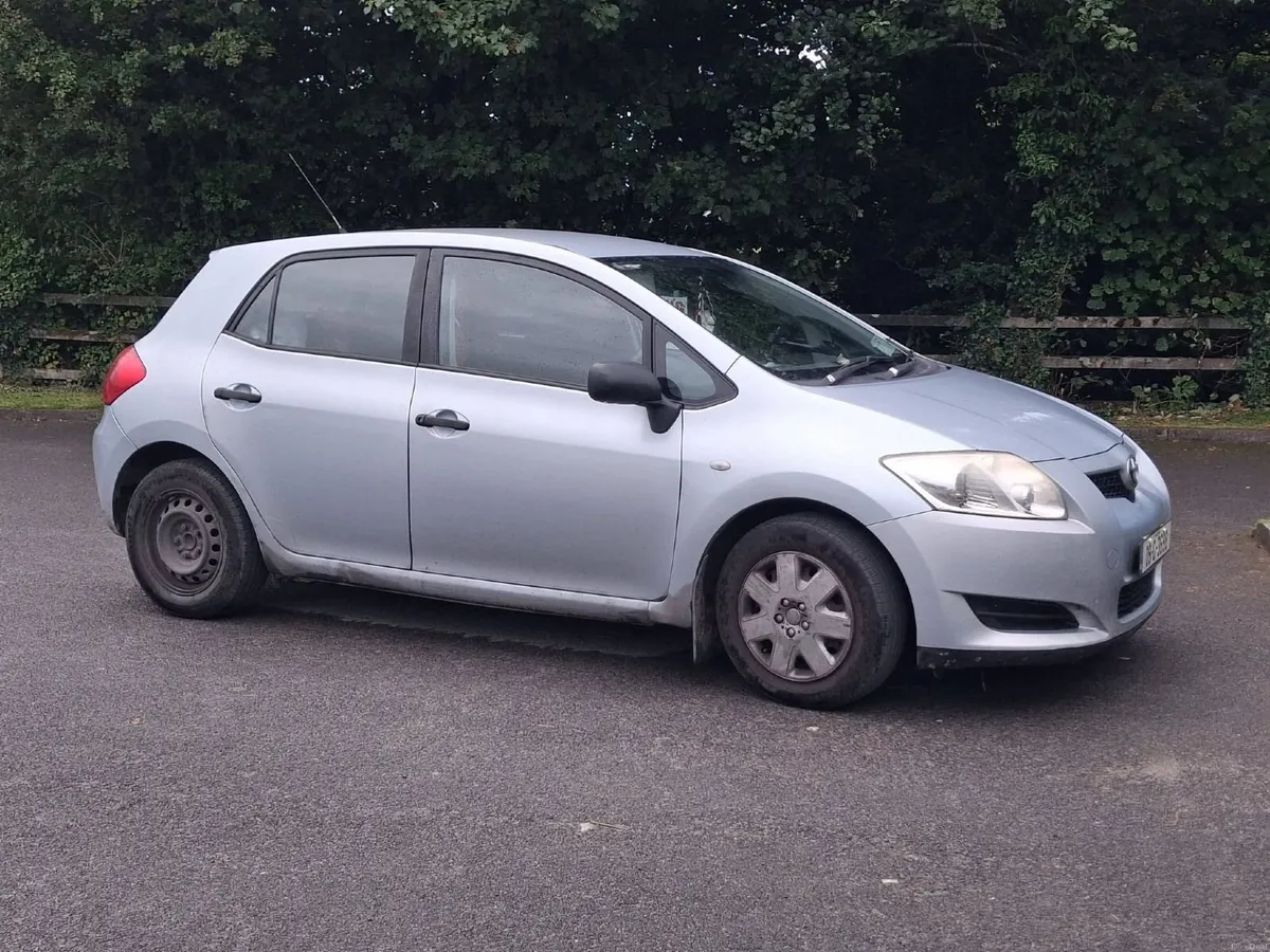Toyota Auris 2009 - Image 1