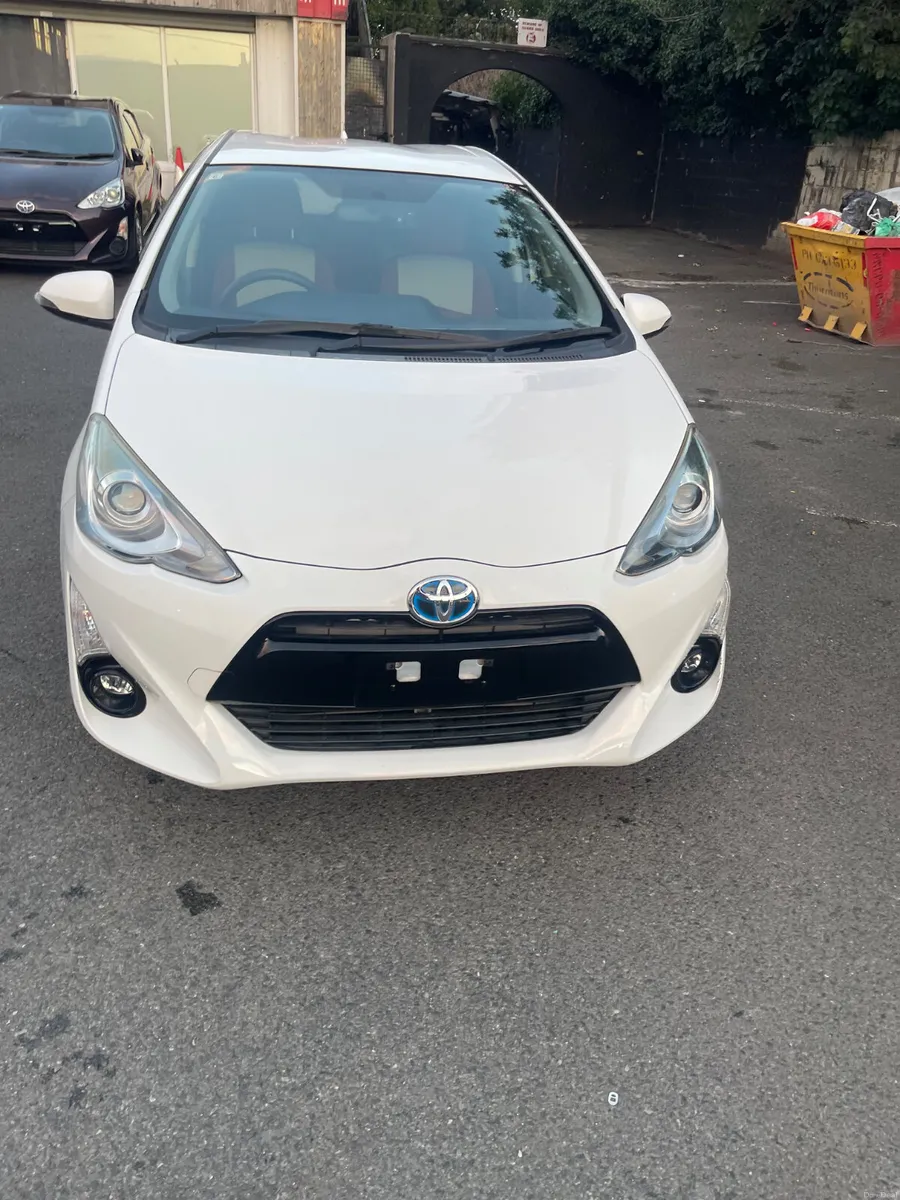 2015 Toyota aqua low mileage - Image 3
