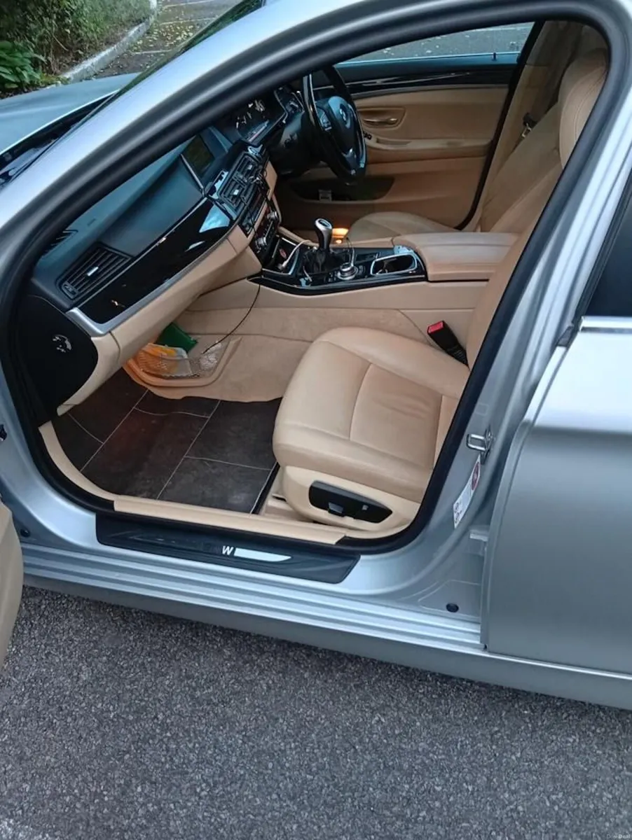 BMW 5-Series 2014 - Image 6
