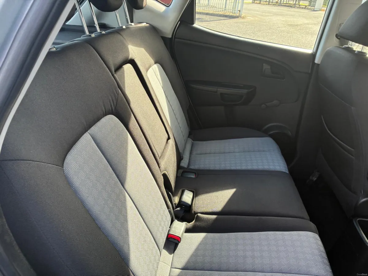 Kia Venga PETROL L 5DR (ONLY 40 MINS FROM DUBLIN) - Image 6