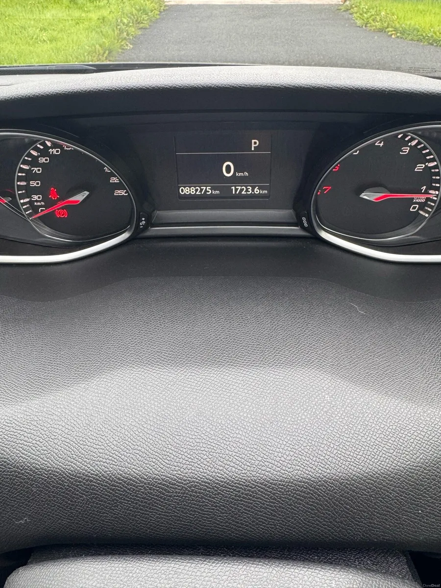 2016 Peugeot 308 AUTOMATIC - Image 2