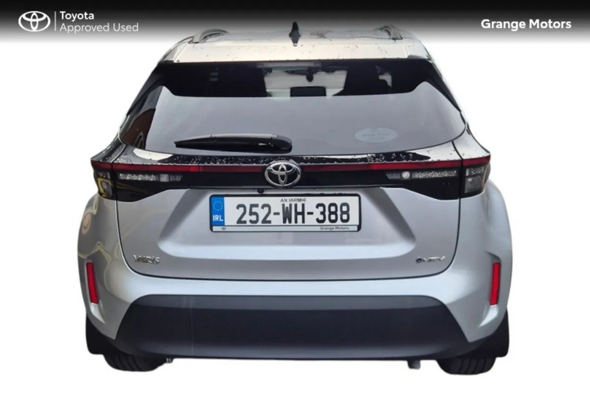 Toyota Yaris Cross 1.5 LUNA SPORT BI-TONE 5DR - Image 4