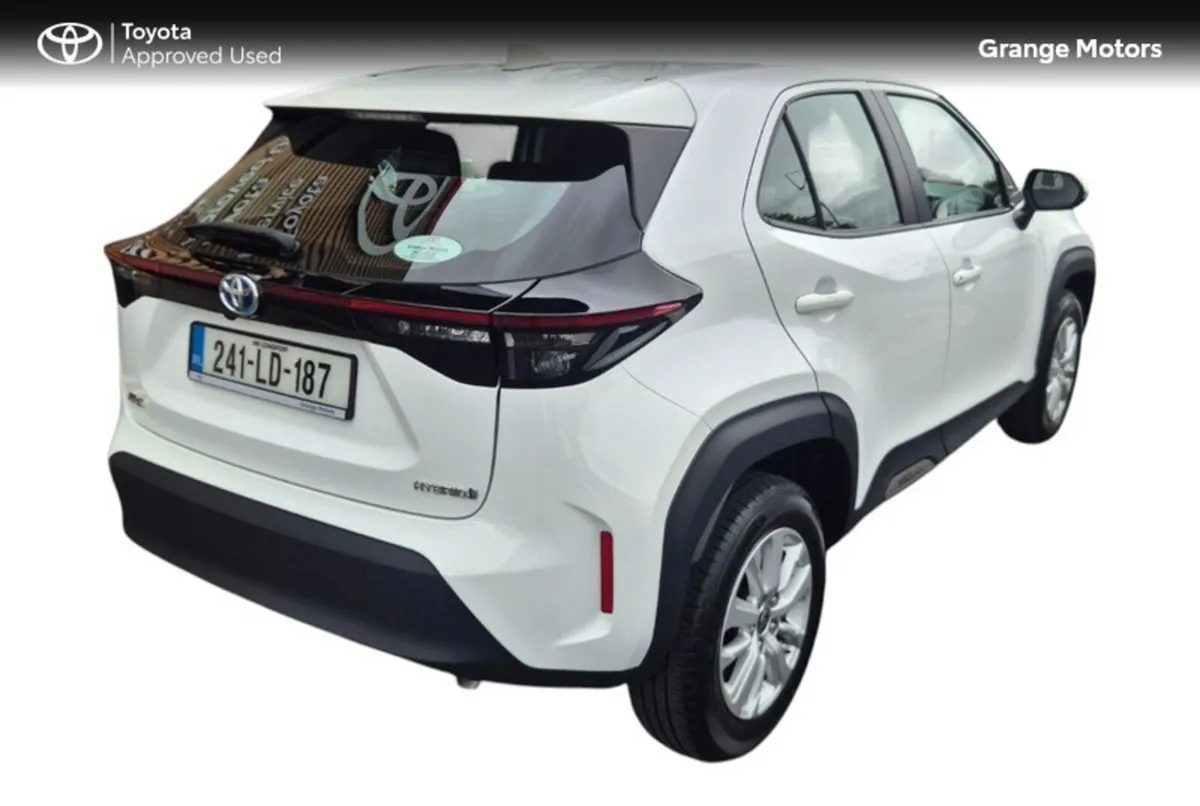 Toyota Yaris Cross 1.5 HYBRID LUNA 5DR - Image 3