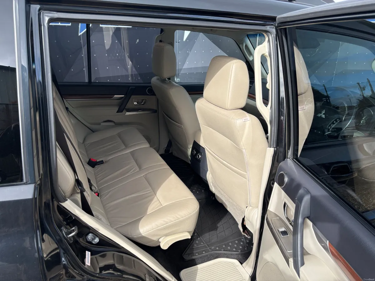 Mitsubishi Pajero LWB Crew Cab 3.2 Automatic 2014 - Image 6