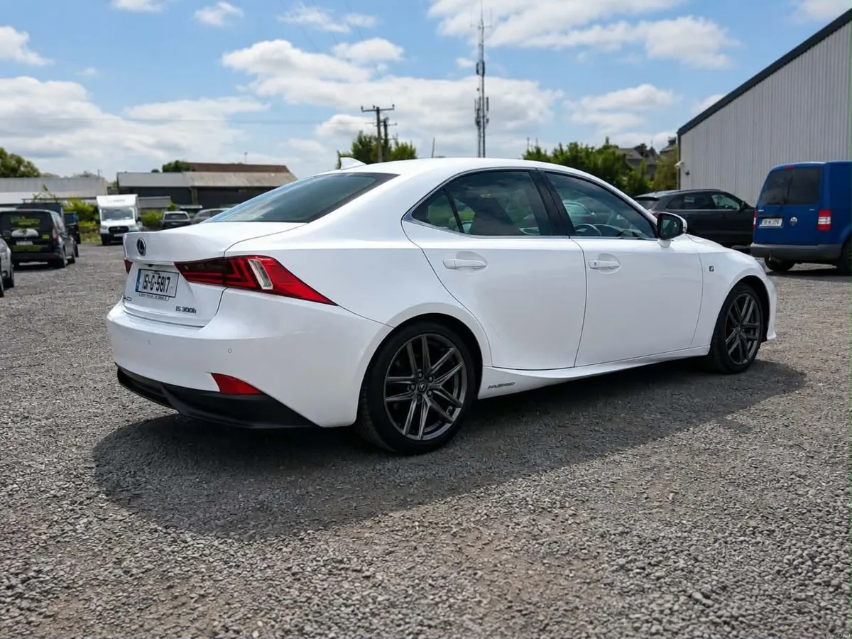 Lexus IS 2015 - Image 5