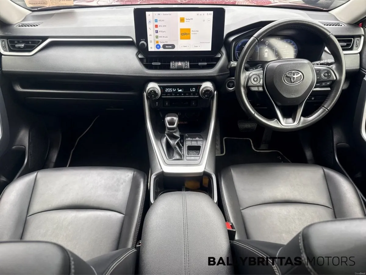 Toyota RAV4 2.5 Hybrid Sol 2WD - Image 6