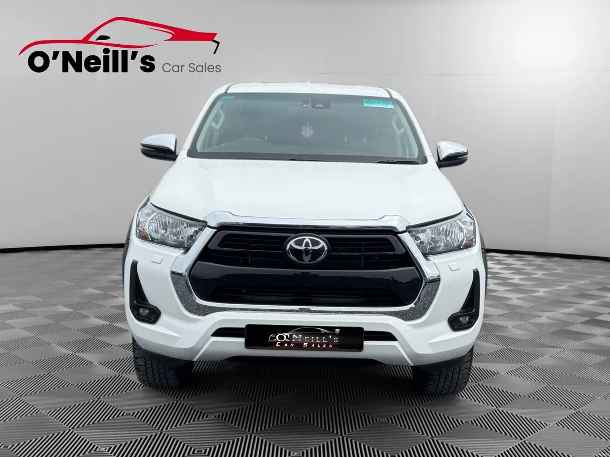 Toyota Hilux  2026  2.8 SR5 MANUAL    NO VAT! #457 - Image 3
