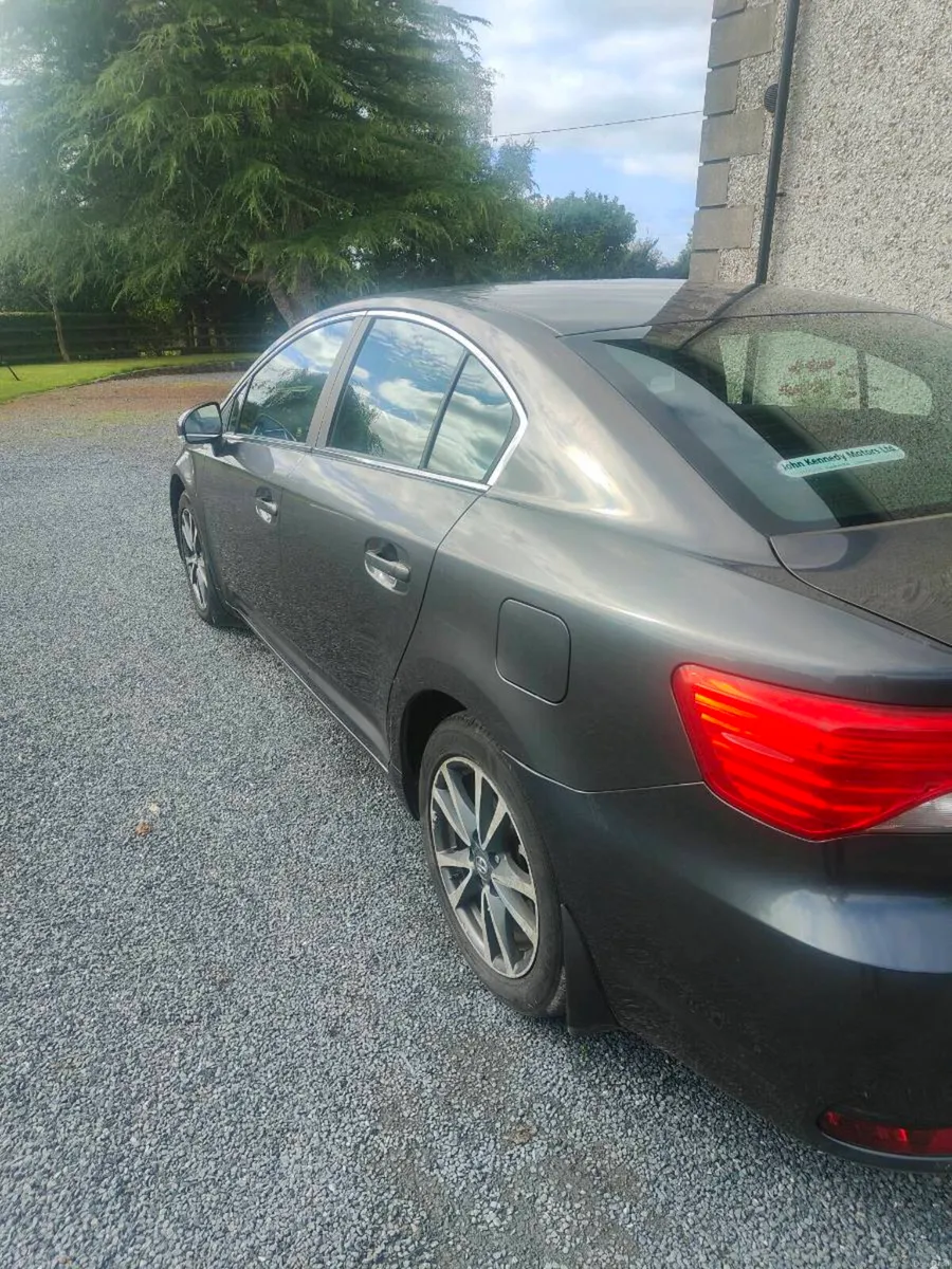 142 Toyota Avensis strada - Image 3