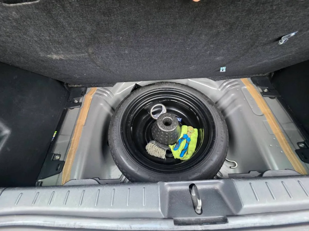 Toyota yaris 2010 1 Ownernew Nct Sep 27 taxed - Image 4