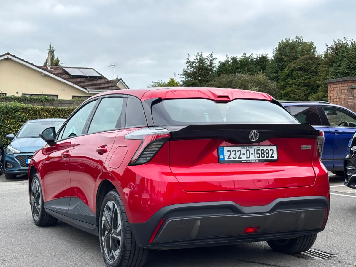 MG 4 LONG RANGE EXCITE 64KWH AUTO *LOW KMS* - Image 6