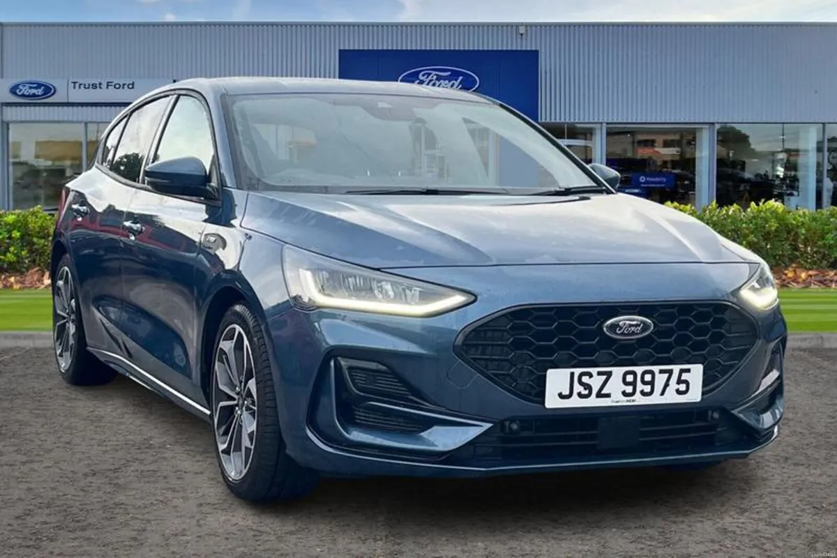 Ford Focus 1.0 EcoBoost Hybrid mHEV 155 ST-Line X - Image 1