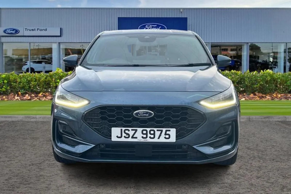 Ford Focus 1.0 EcoBoost Hybrid mHEV 155 ST-Line X - Image 6