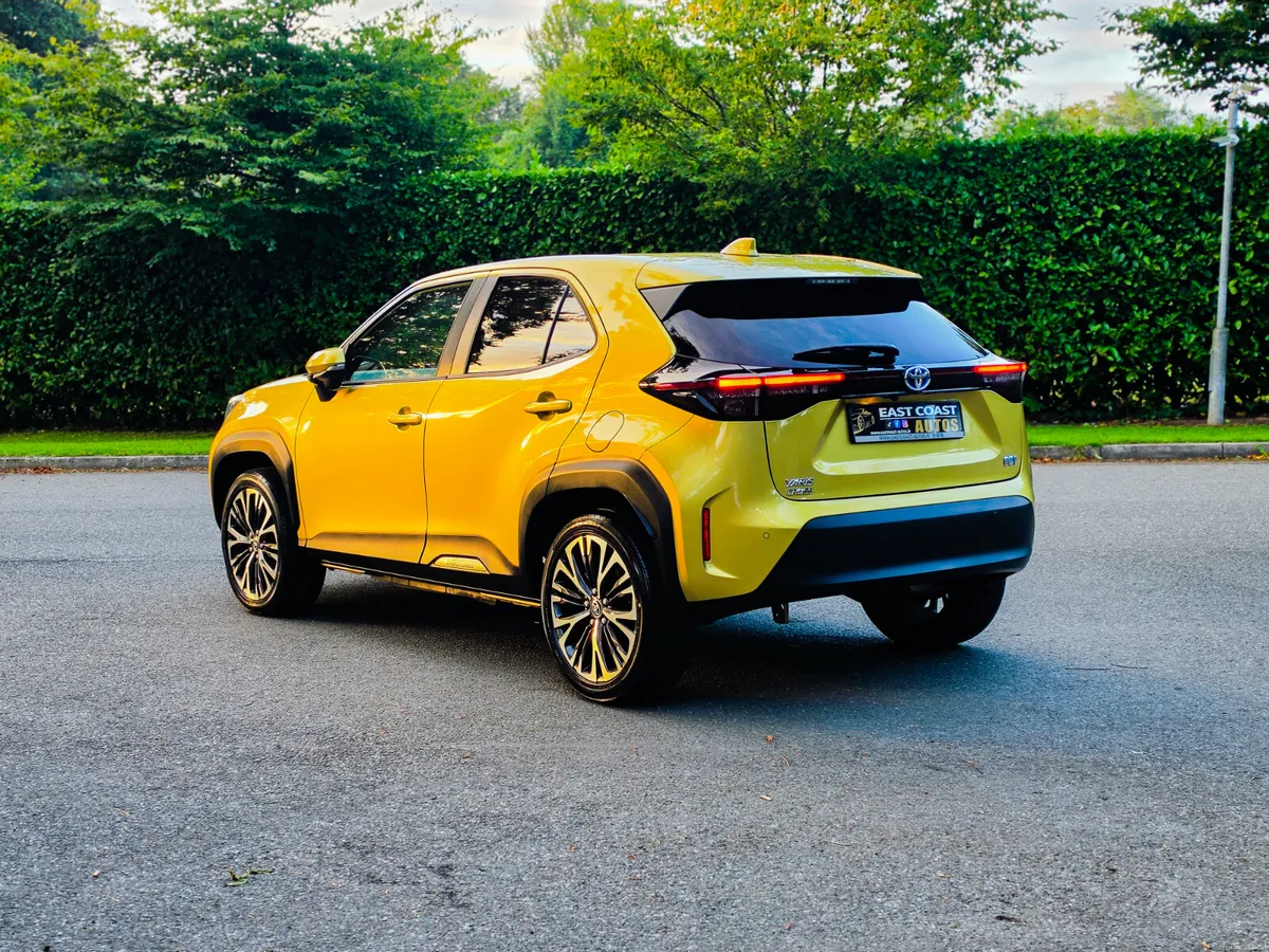 2021 Toyota Yaris Cross 1.5 Petrol Hybrid Z Auto - Image 4