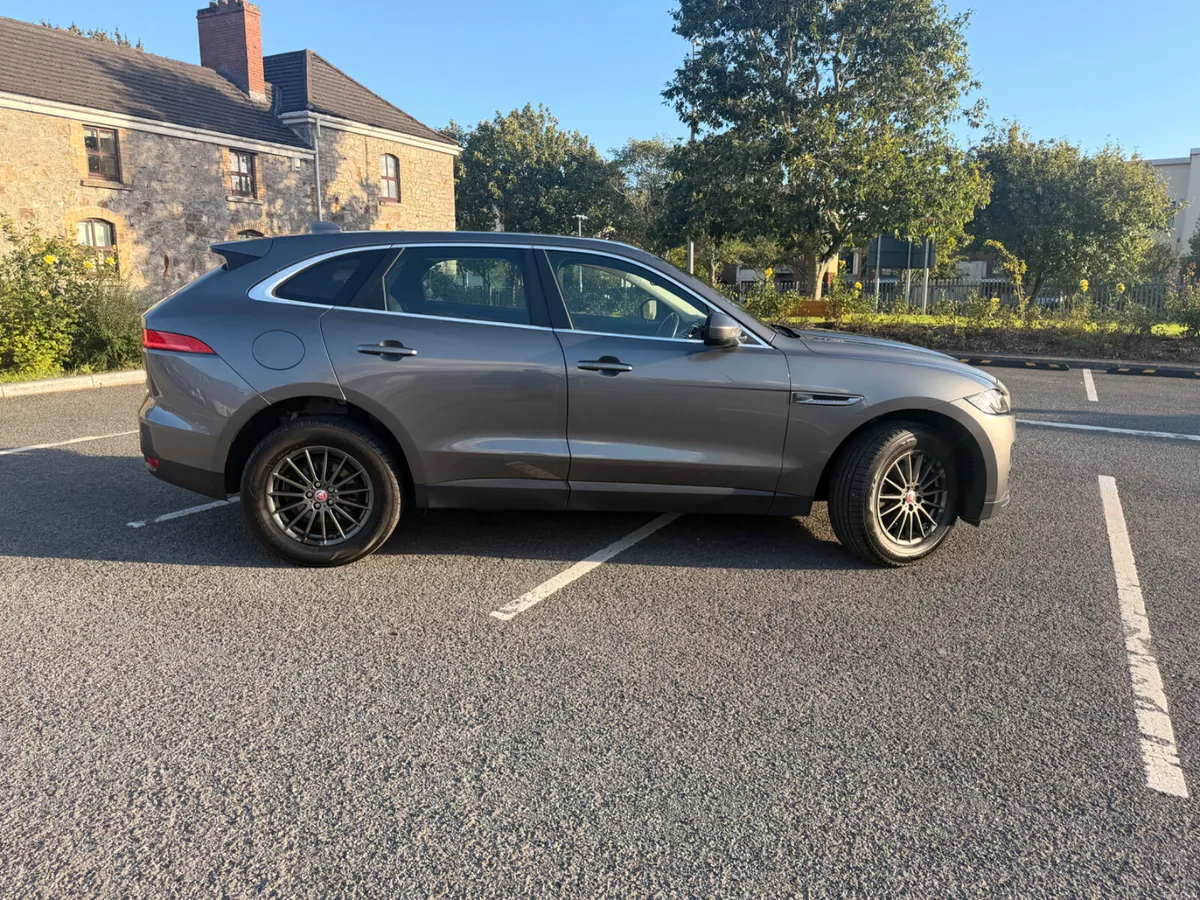 2017 Jaguar F-Pace 2.0D - Image 4