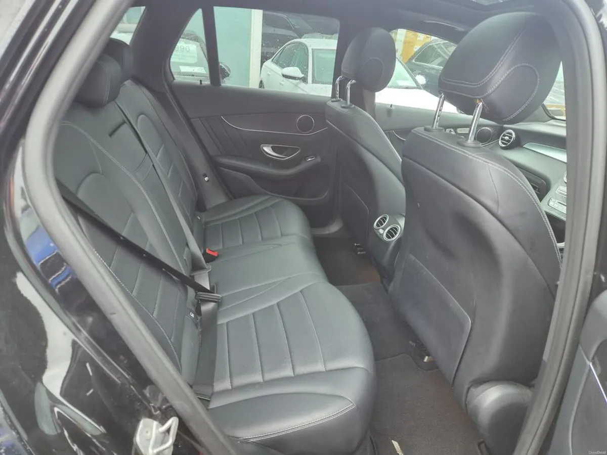 Mercedes-Benz GLC 250D 4matic AMG Line Premium 5 - Image 6