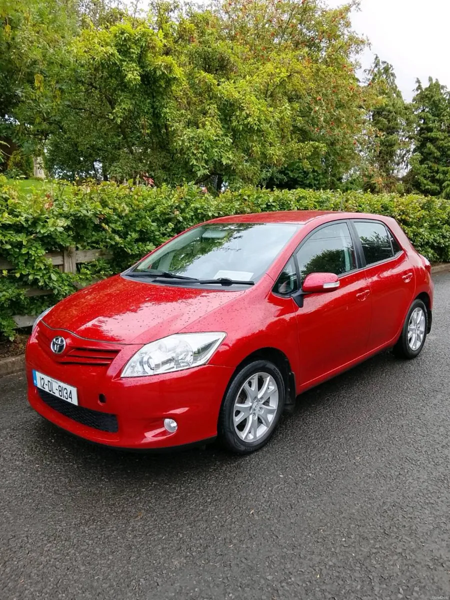 2012 Toyota Auris - Image 1