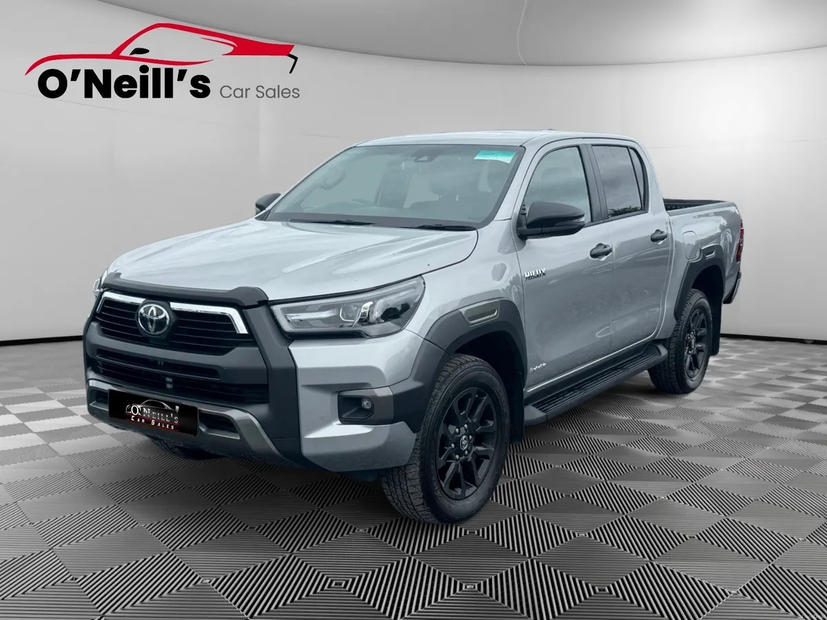 Toyota Hilux 2025 2.8  INVINCIBLE 4DR NO VAT! #458 - Image 3