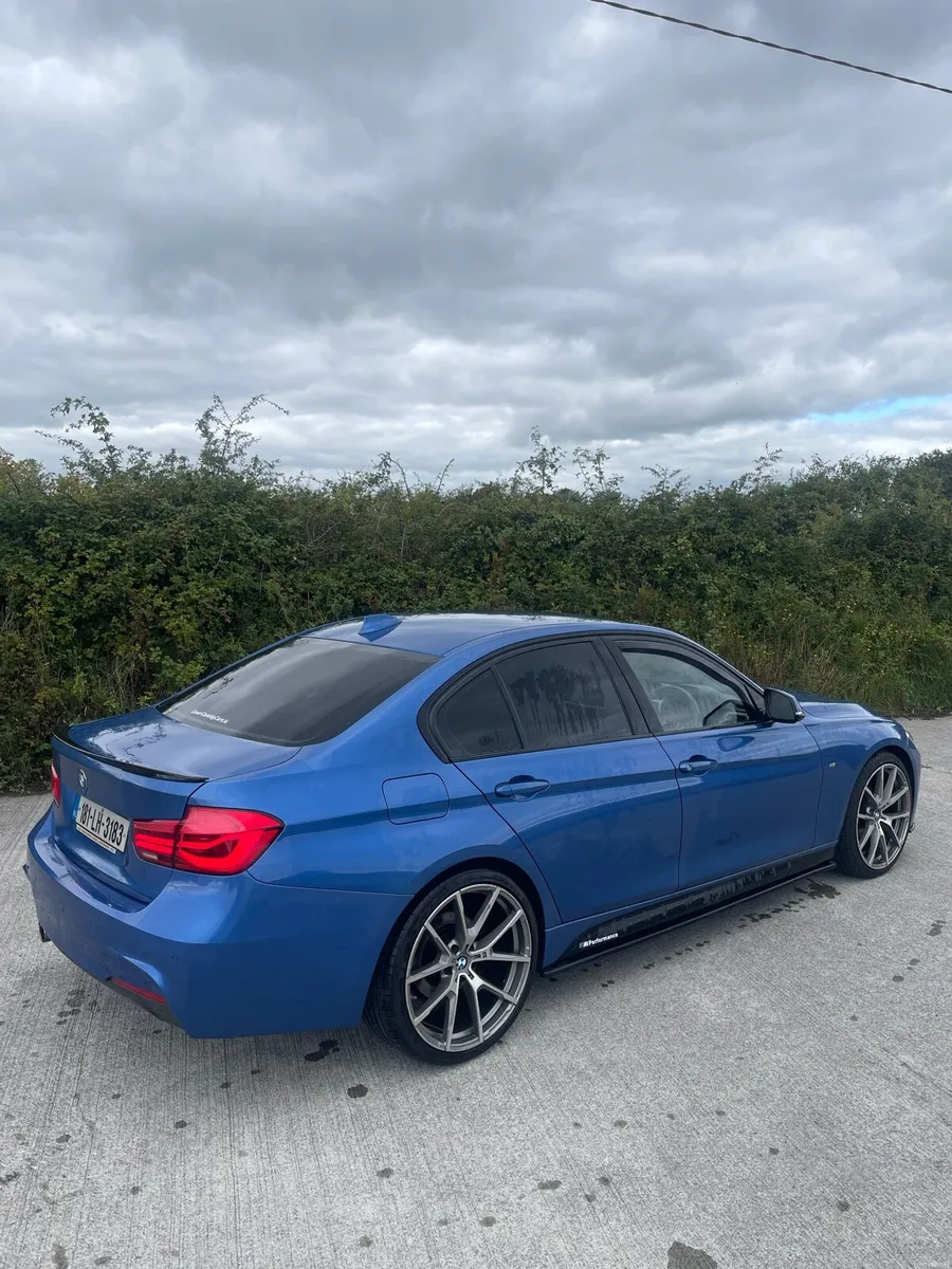 BMW 320d M Sport Auto, Leather - Image 4