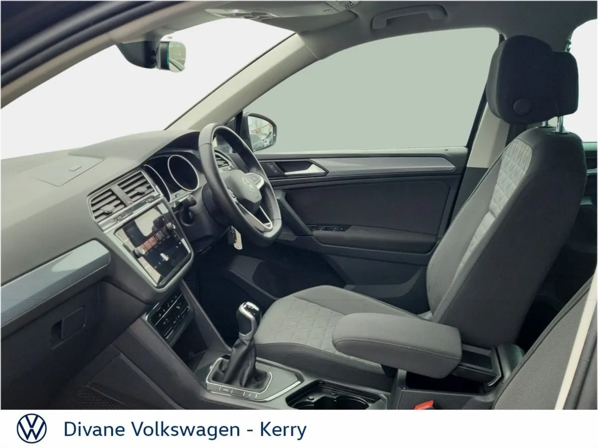 Volkswagen Tiguan LIFE 2.0 TDI 122 BHP - Image 4