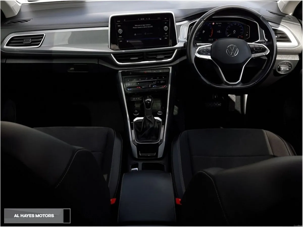 Volkswagen T-Roc **AUTOMATIC PETROL**SUNROOF**ELEC - Image 2