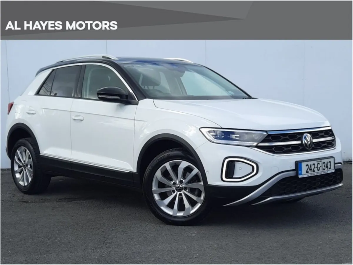 Volkswagen T-Roc **AUTOMATIC PETROL**SUNROOF**ELEC - Image 1