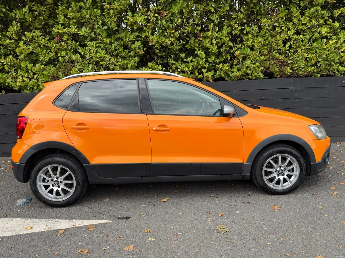 2011 VW POLO CROSS AUTOMATIC LOW MILEAGE - Image 2