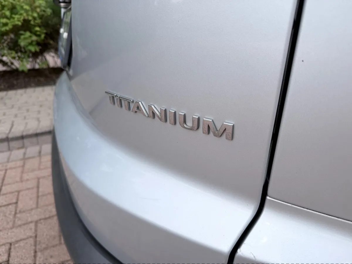Ford S-Max 2.0 Titanium NCT 01/27 LOW MILES - Image 2