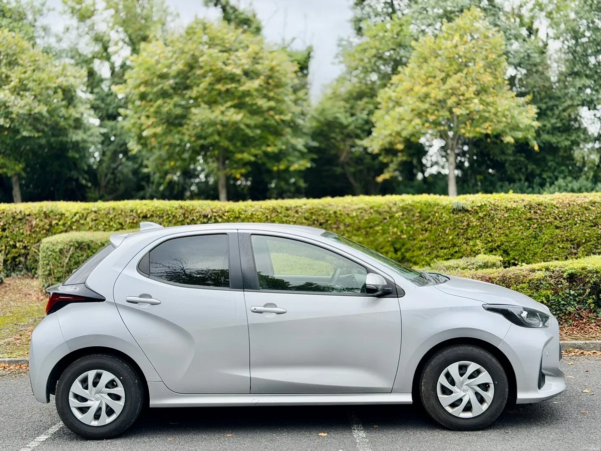 2021 TOYOTA YARIS • HYBRID • NEW NCT - Image 5