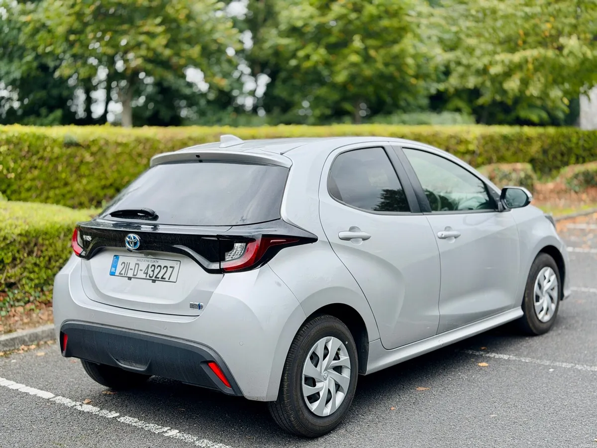2021 TOYOTA YARIS • HYBRID • NEW NCT - Image 6