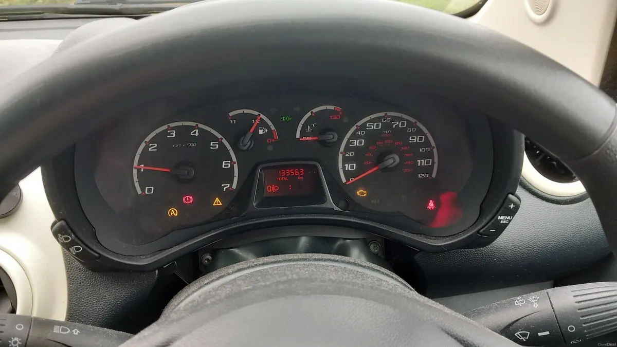 Ford KA 2014 - Image 2