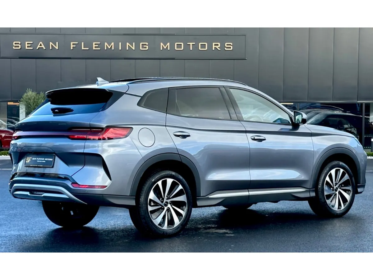 BYD SEAL DM-I BOOST FWD PHEV 5DR - Image 4