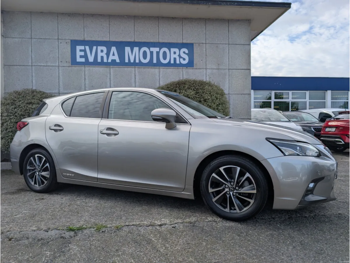 Lexus CT VERSION C AUTOMATIC HYBRID 1.8 PETROL //L - Image 3