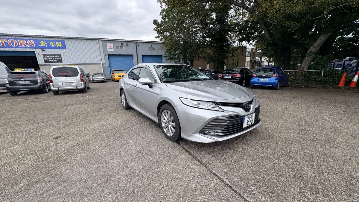 Toyota Camry 2.5 Hybrid Petrol 2021 - Image 3