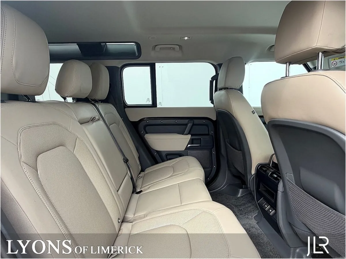 Land Rover Defender 110 2.0 Si4 PHEV S - Image 5