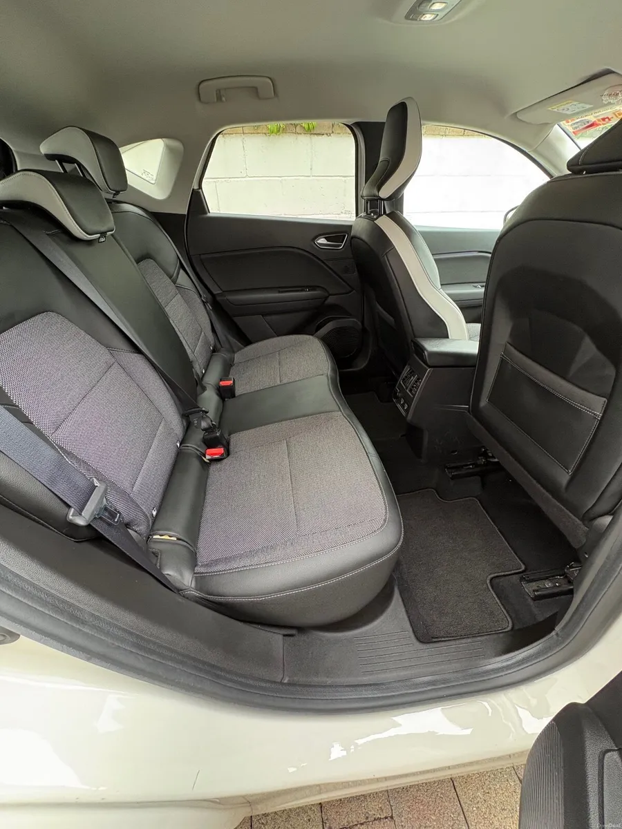 Renault Captur 2020 S edition Metallic White - Image 3