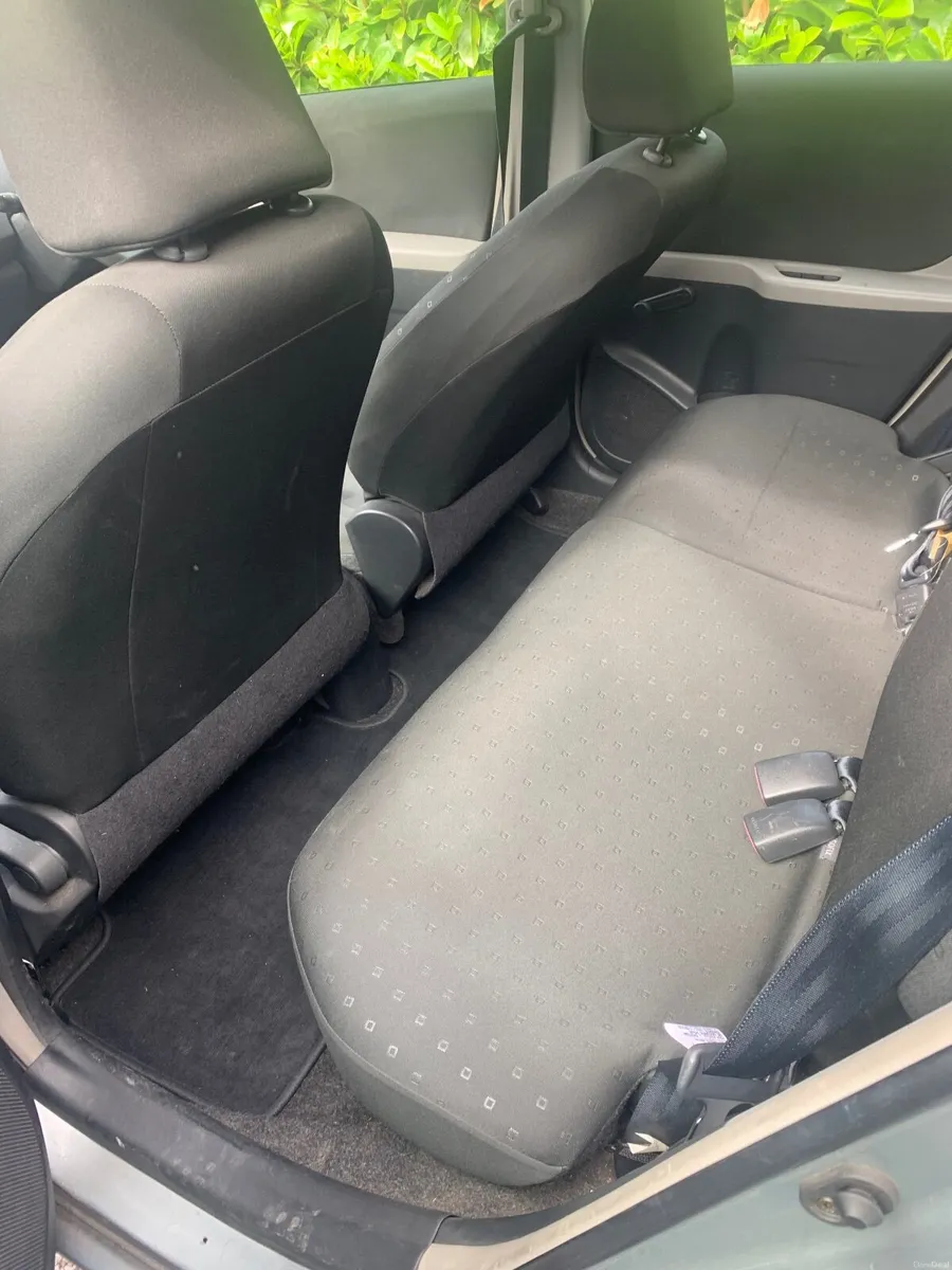 Toyota Yaris 2006 - Image 3